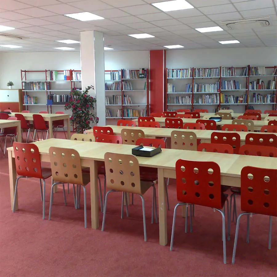 La bibliothèque du CEERRF
