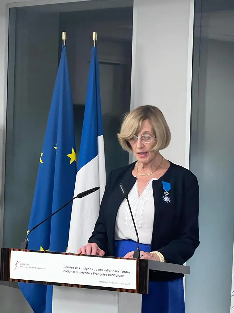 Françoise BIZOUARD, Directrice de Mémoire au CEERRF reçoit la distinction Chevalier de l’Ordre national du Mérite Françoise BIZOUARD, Directrice de Mémoire au CEERRF reçoit la distinction Chevalier de l’Ordre national du Mérite