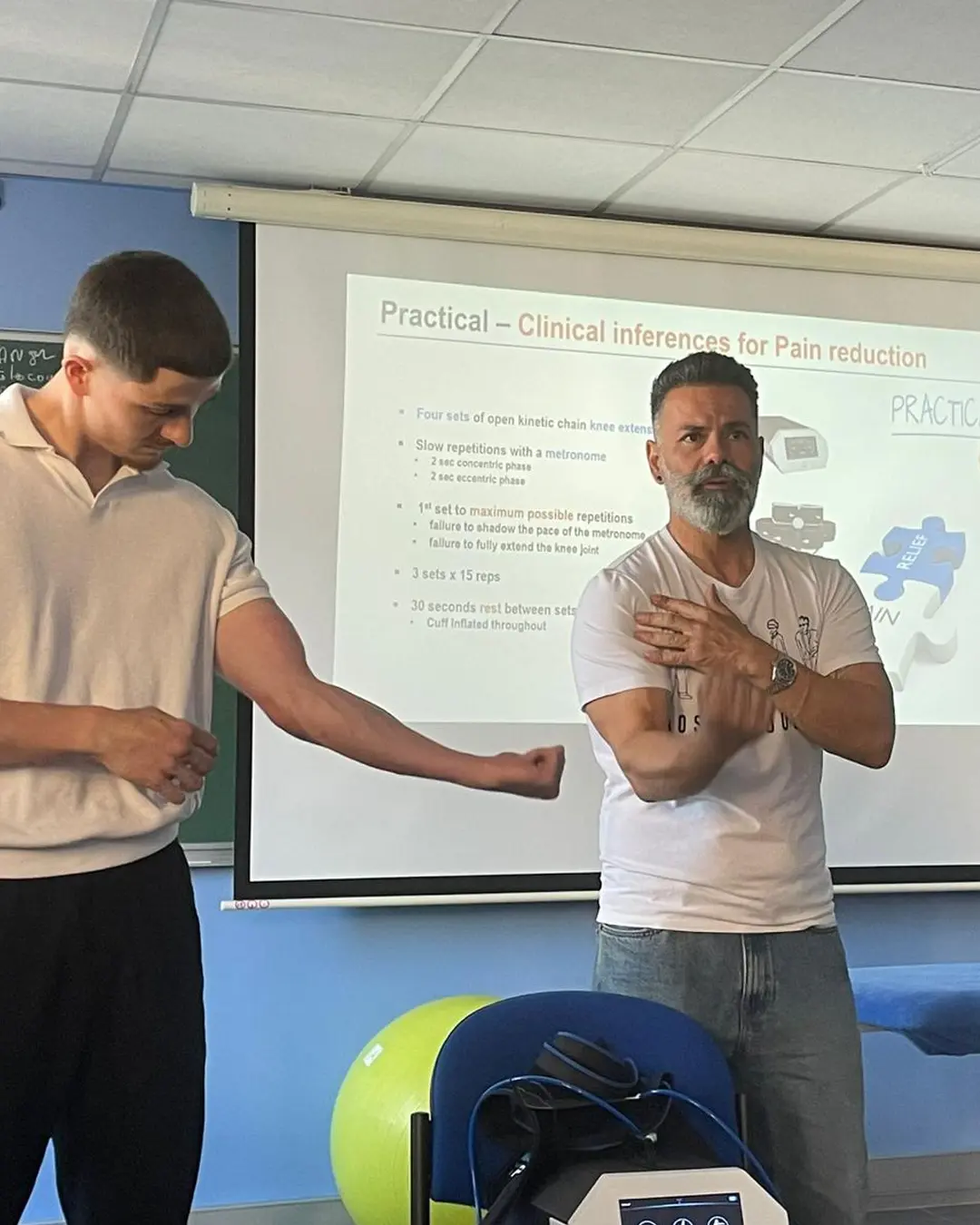 Semaine internationale : la Grèce représentée par le Dr Vasileios Korakakis Semaine internationale : la Grèce représentée par le Dr Vasileios Korakakis