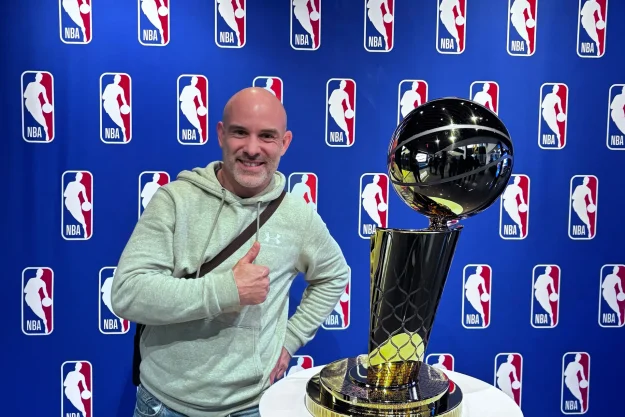 En immersion chez les New York Knicks avec Julien CRAMET En immersion chez les New York Knicks avec Julien CRAMET