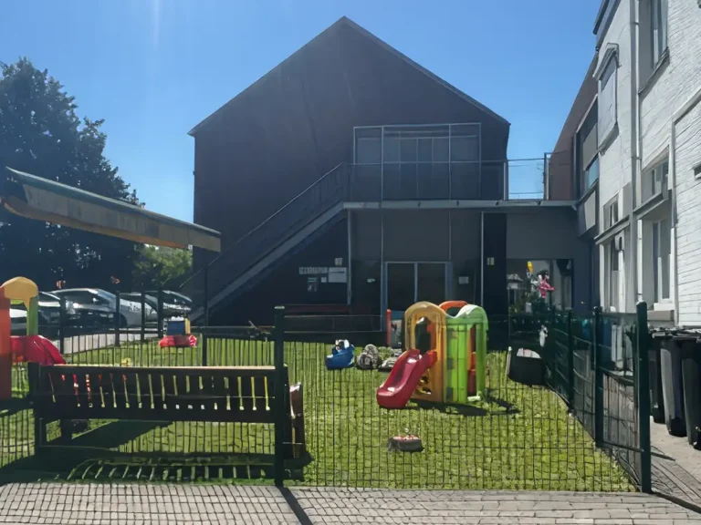 Mobilité Erasmus+ hybride en Belgique : le mémoire de kinésithérapie de Nathan, entre le CEERRF et la HELB